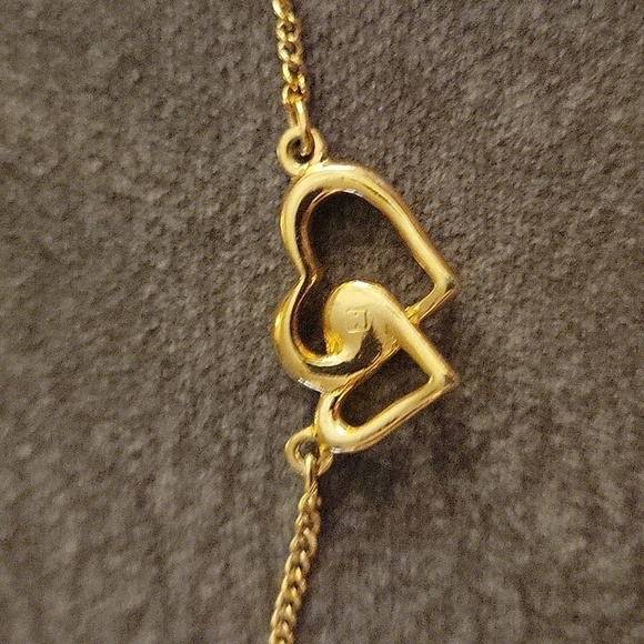 AVON August Peridot Crystal Birthstone Hearts Pendant Chain Necklace - Picture 4 of 4